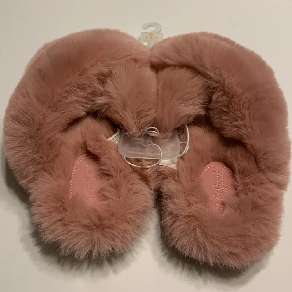 Cat & Jack Girls Brooklyn Crossband Faux Fur Slide Slipper Bundle
